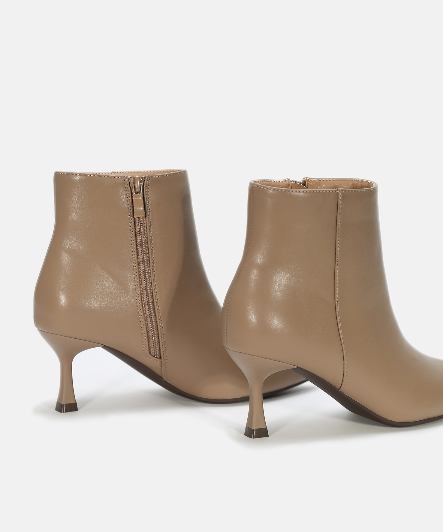 Botines tac&oacute;n fino image number null